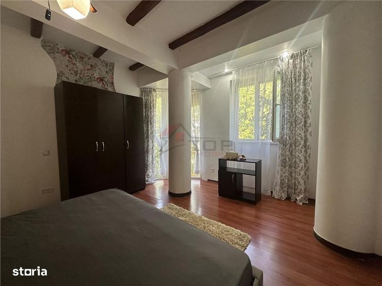 Casă cu 4 camere în Central