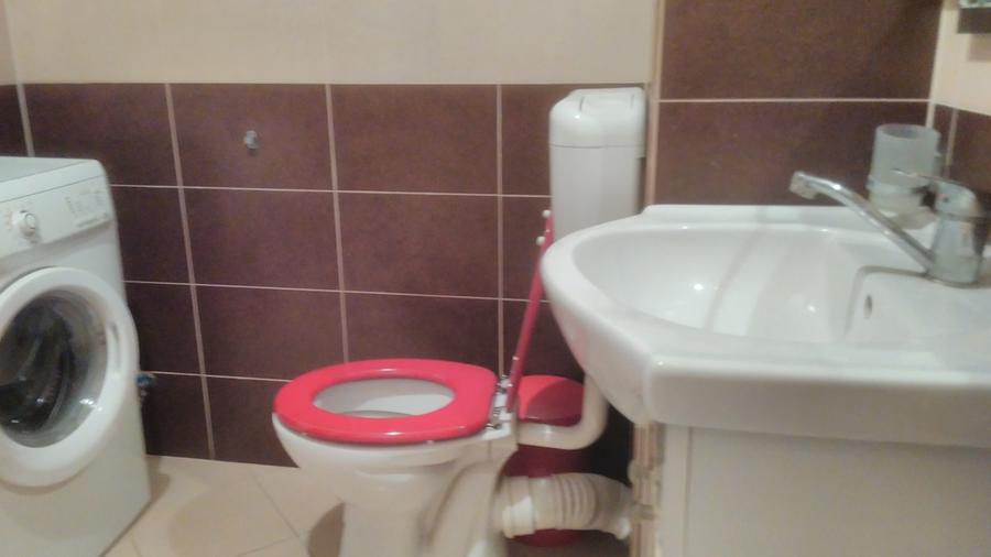 Apartament cu 2 camere semidecomandat în Berceni