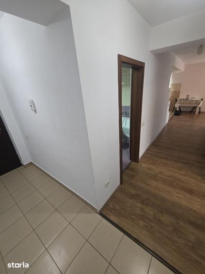 Apartament cu 3 camere decomandat în Florești