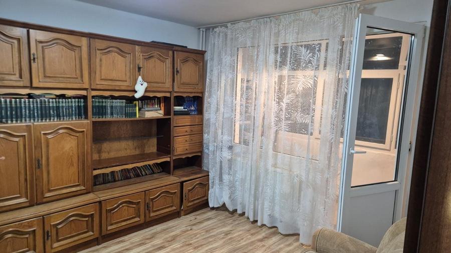 Apartament cu 3 camere decomandat, mobilat în Brâncoveanu