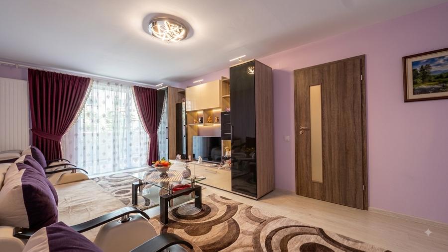 Apartament cu 2 camere decomandat în Tractorul
