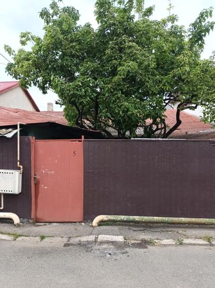 Casă cu 3 camere în Vitan