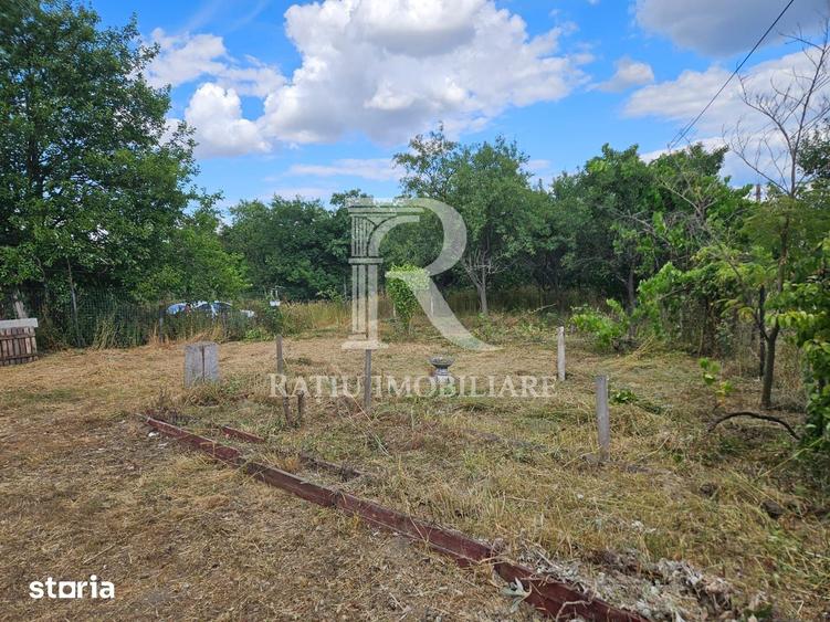 Casă cu 2 camere cu Teren 4348 Mp în Spinuș