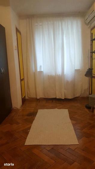 Garsonieră decomandată în Romană