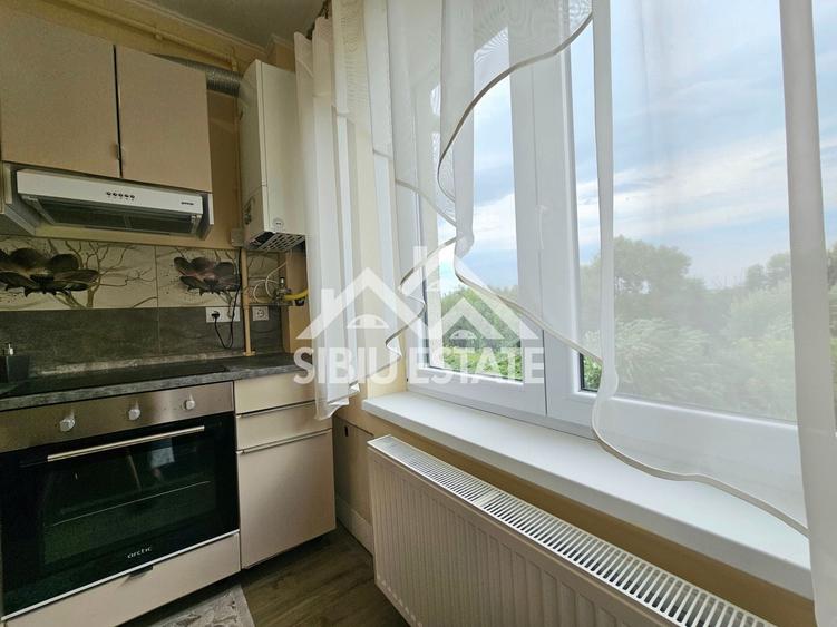 Apartament cu 3 camere decomandat, mobilat în Turnișor