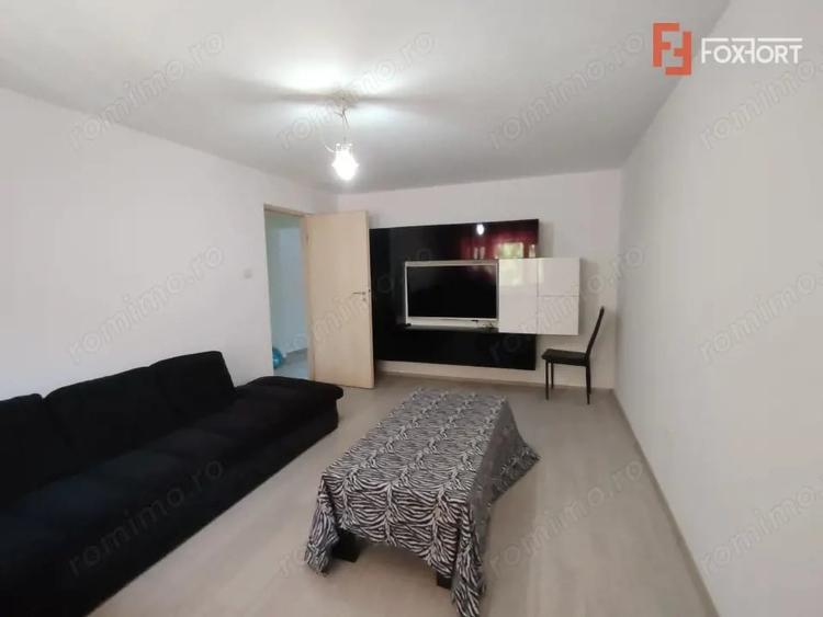 Apartament cu 3 camere decomandat, mobilat în Fabric