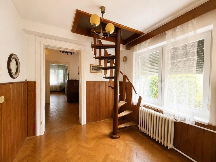 Casă cu 5 camere cu Teren 500 Mp în Central