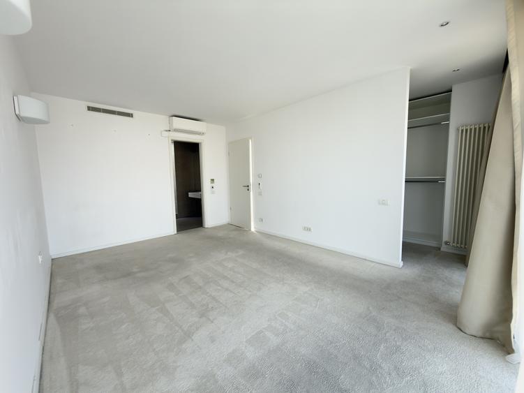 Apartament cu 3 camere decomandat în Universitate