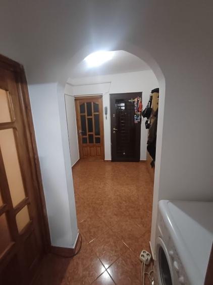 Apartament cu 2 camere decomandat în Nicolina