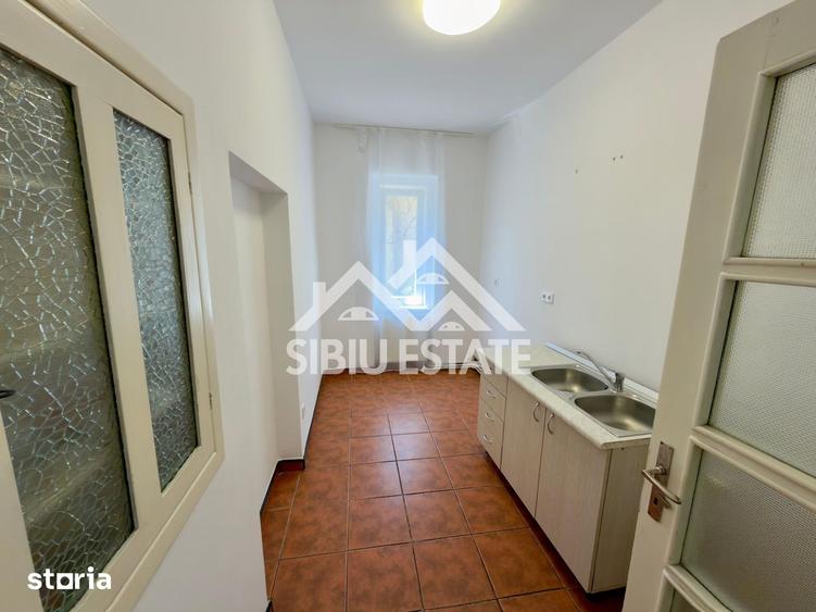 Casă cu Teren 550 Mp în Central