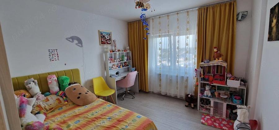 Apartament cu 3 camere decomandat în Cantacuzino