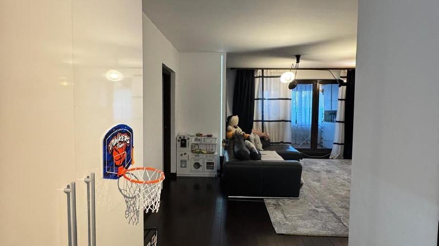 Apartament cu 3 camere decomandat în Nord