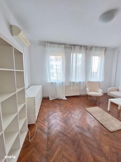 Apartament cu 3 camere în Rosetti