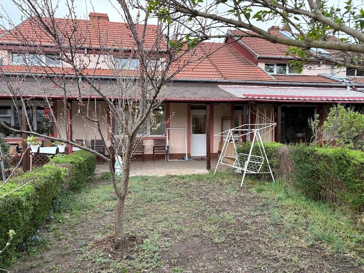 Casă cu Teren 200 Mp în Fabric