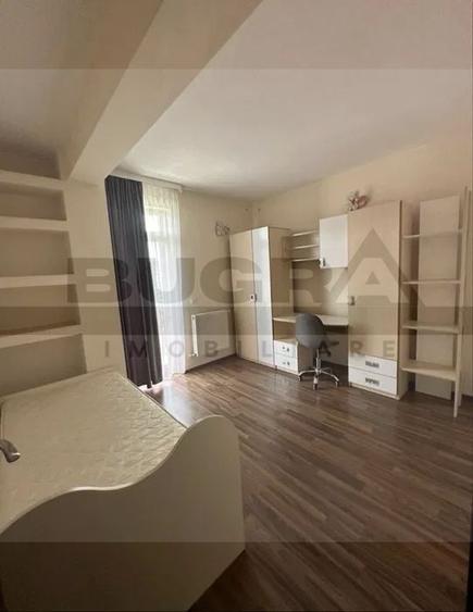 Apartament cu 3 camere semidecomandat în Zorilor