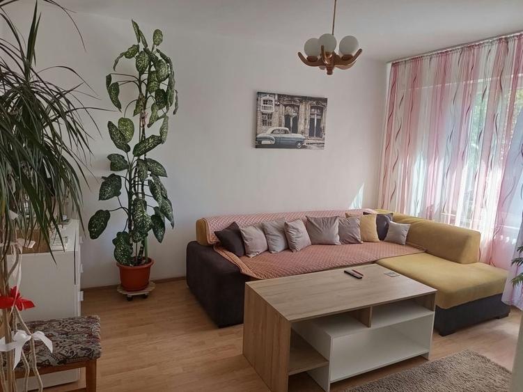 Apartament cu 3 camere decomandat în Tudor