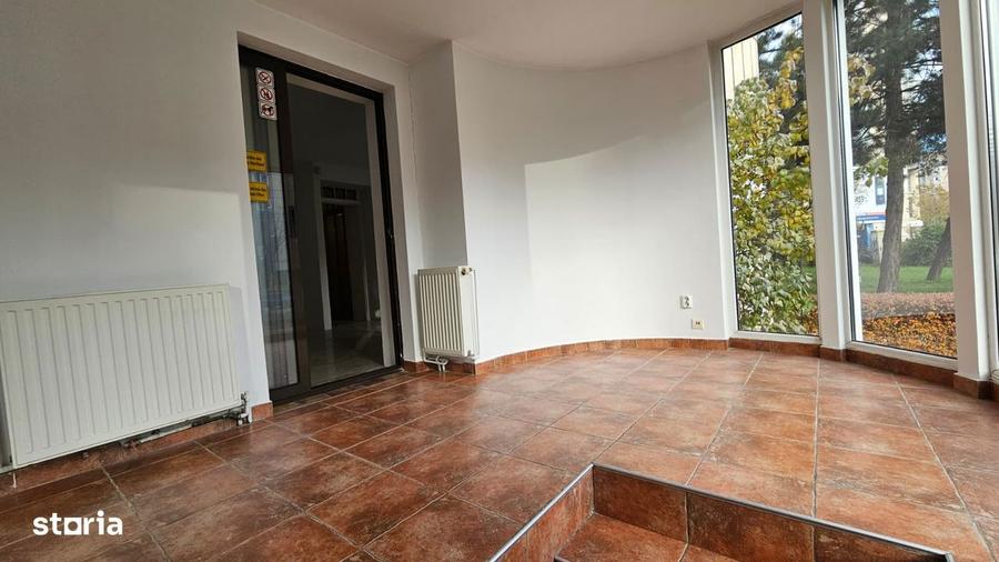 Spațiu comercial, de 100 mp, în Centrul Civic