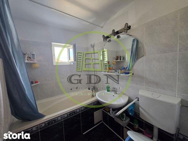 Apartament cu 3 camere decomandat, mobilat în Ștrand