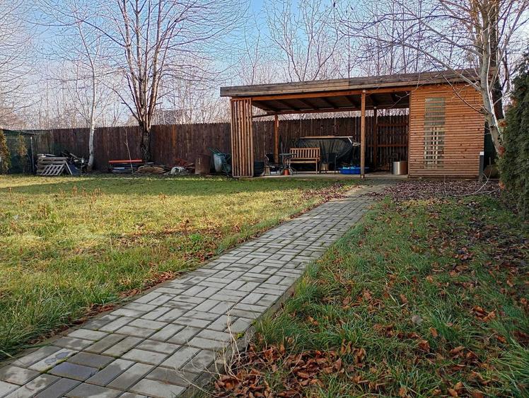 Casă cu 4 camere în Calea Moldovei