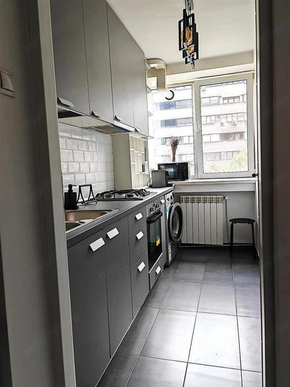 Apartament cu 2 camere decomandat în P-ța Universității