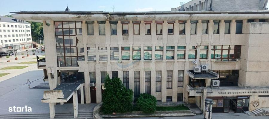 Apartament cu 2 camere semidecomandat în Roșu