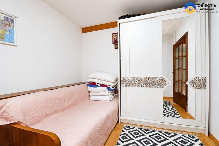 Casă individuală cu 1 camere cu Teren 988 Mp în Dobreni