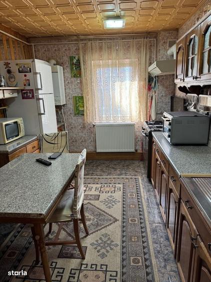 Apartament cu 4 camere decomandat în Central