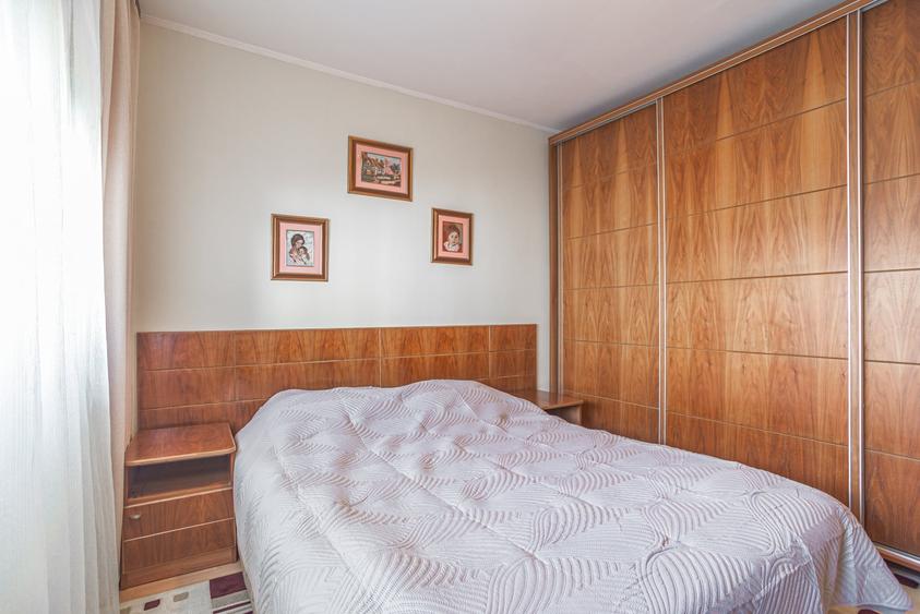 Apartament cu 3 camere decomandat, mobilat în Balada