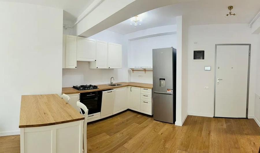 Apartament cu 2 camere decomandat, mobilat în P-ța Muncii