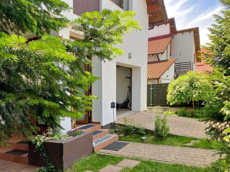 Casă individuală cu 5 camere cu Canalizare în Hărman