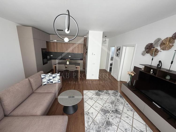 Apartament cu 3 camere decomandat, mobilat în Băneasa