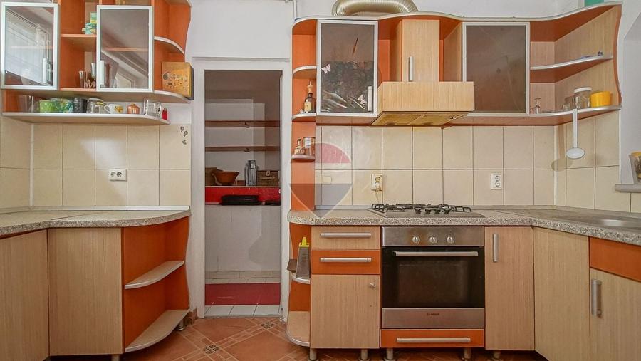Casă individuală cu 4 camere cu Teren 122 Mp în Schei