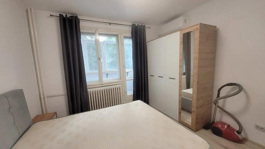 Apartament cu 3 camere decomandat în Mihai Bravu