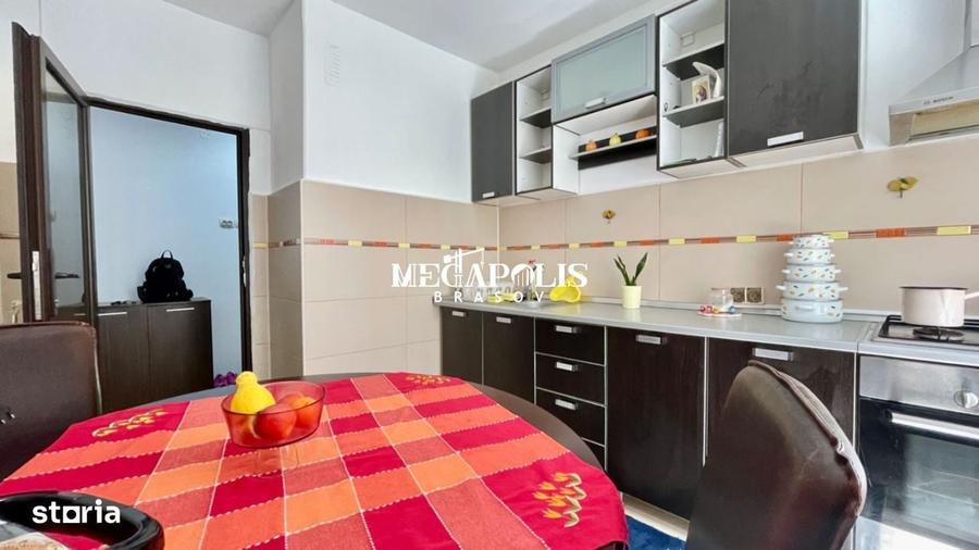Apartament cu 3 camere decomandat în Răcădău