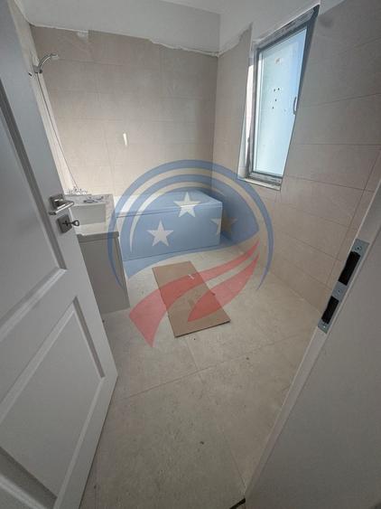 Casă individuală cu 5 camere cu Canalizare în Malu Mare