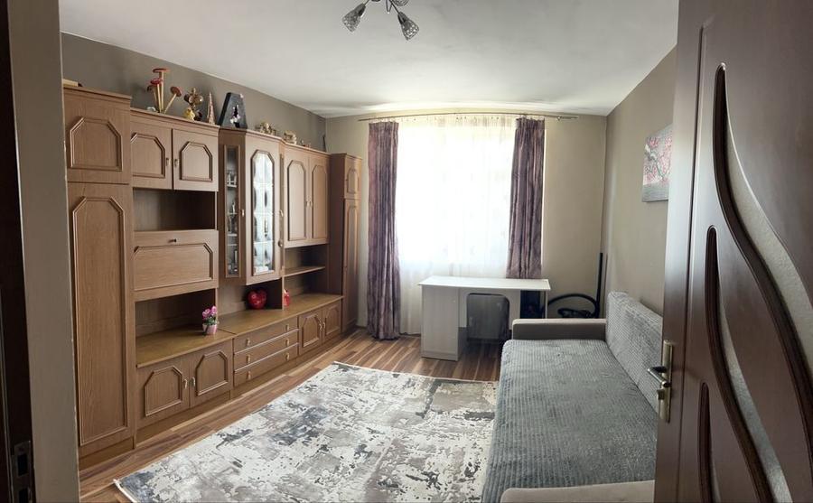 Apartament cu 2 camere decomandat în Lețcani
