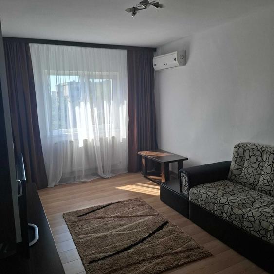 Apartament cu 3 camere decomandat în Mihai Bravu