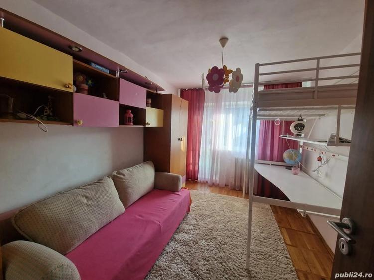 Apartament cu 3 camere decomandat în Centrul Civic