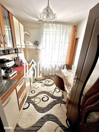 Apartament cu 2 camere decomandat în 1 Mai