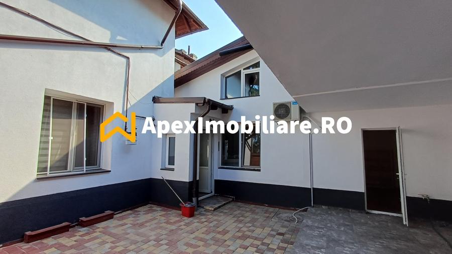 Casă individuală cu 4 camere cu Canalizare în Domenii