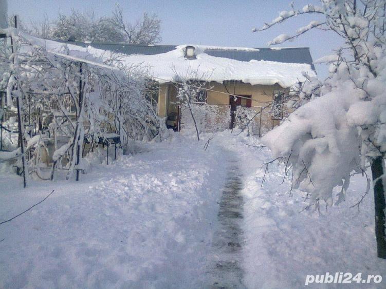 Casă cu 5 camere cu Teren 1300 Mp în Oncești