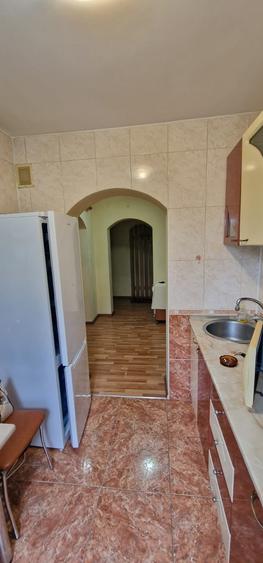 Sud ,se inchiriaza apartament decomandat 3 camere,pret 300 euro - 3