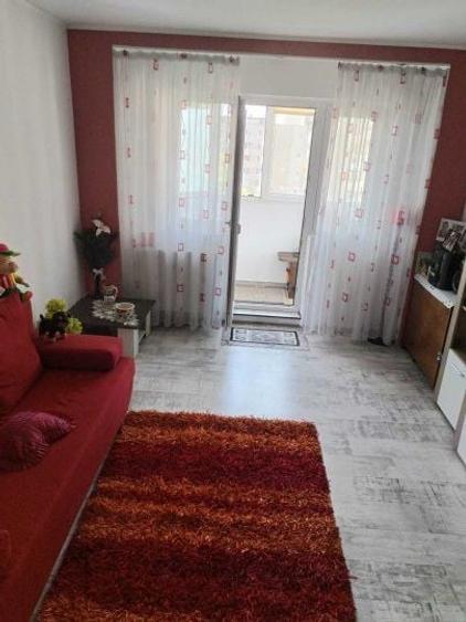 Apartament cu 3 camere decomandat, mobilat în Rahova