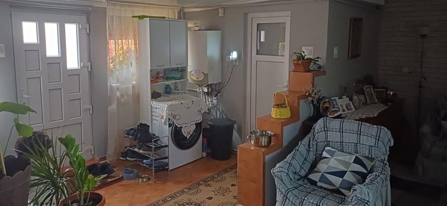 Casă cu 4 camere cu Teren 360 Mp în Andronache