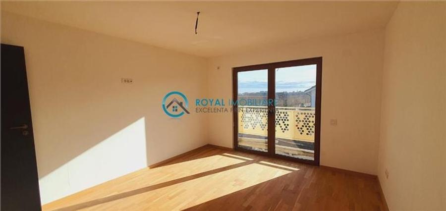 Apartament cu 3 camere decomandat în Albert