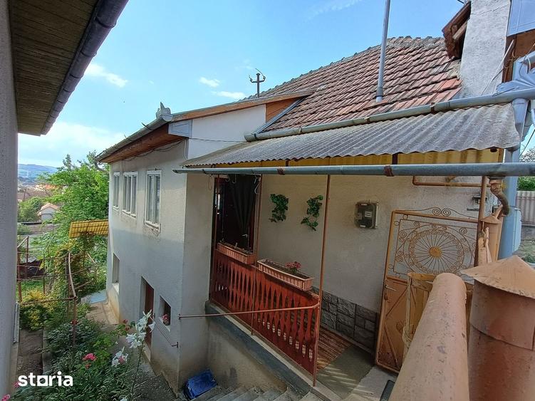 Casă cu 2 camere cu Teren 300 Mp în Central