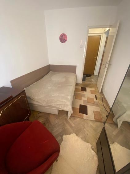 Apartament cu 3 camere semidecomandat în Vlahuță