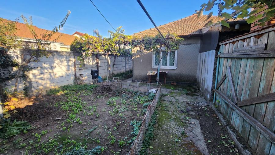 Casă individuală cu 3 camere cu Canalizare în CET