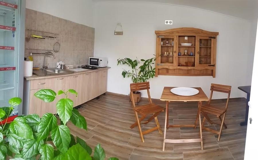 Casă individuală cu 5 camere cu Canalizare în Central