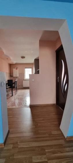 Apartament cu 3 camere decomandat, mobilat în Central